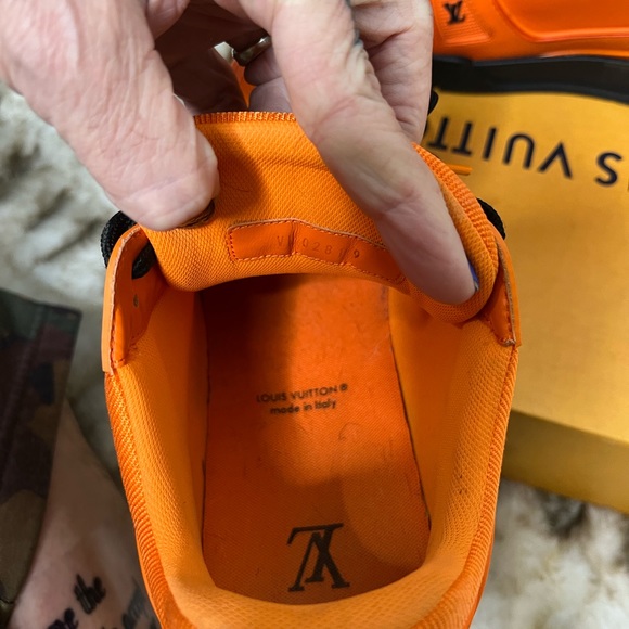 Lv trainers in orange. Rare - Picture 8 of 9